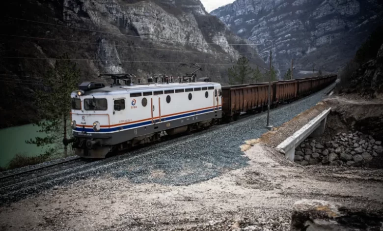 POSKOK provjerava i istražuje Upravu Željeznica FBiH. Rade na više predmeta!